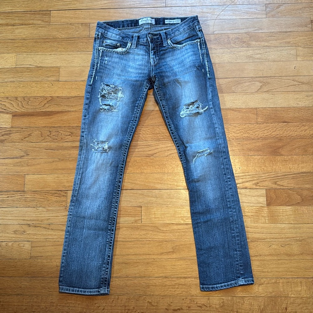 Daytrip Thick Stitch Destructed Aquarius Straight Jeans sz 27 Like New